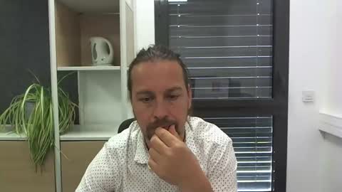 Julien online show from 5, 6, 2026