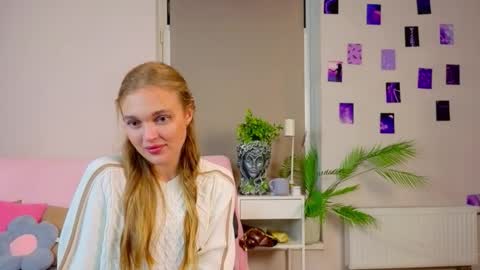 Snapshot of moirawenzinger chatting on 21, 9, 2025 Kylie online show from 21, 9, 2025