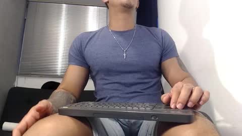 Snapshot of moises_paez chatting on 31, 12, 2024 Moises Paez online show from 31, 12, 2024