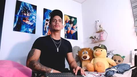 Snapshot of moises_paez chatting on 6, 1, 2025 Moises Paez online show from 6, 1, 2025