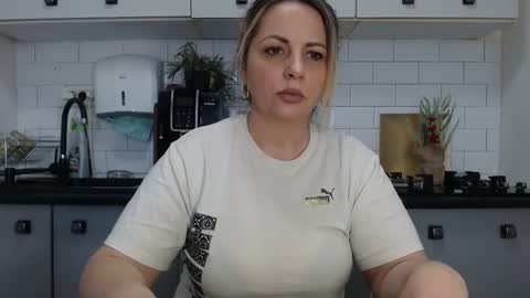 erika online show from 5, 1, 2025