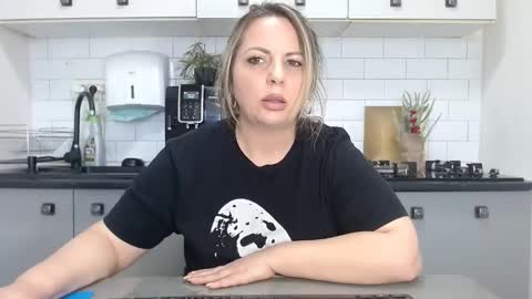 erika online show from 7, 1, 2025