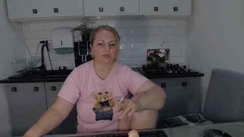 erika online show from 22, 9, 2025