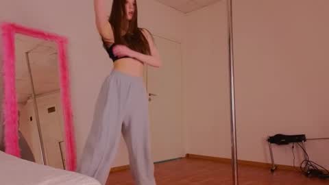 Snapshot of mol1y_kitten chatting on 19, 2, 2025 Molly online show from 19, 2, 2025