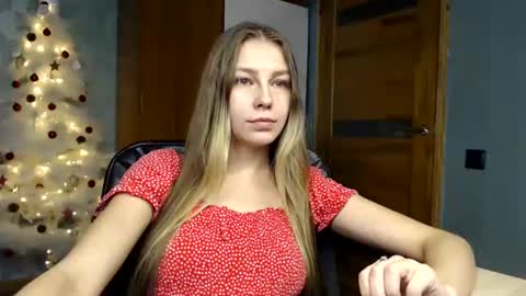 Snapshot of molli_and_tom chatting on 13, 12, 2024 Bitcoin 1P8NuZxsaNsQTx7wJJJ7Ao1mic4nvJPVLC online show from 13, 12, 2024
