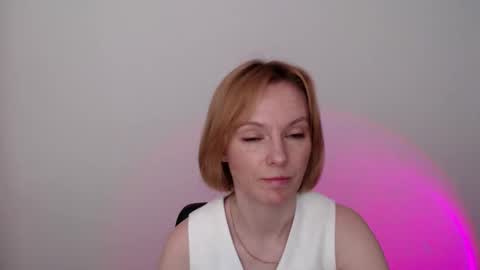 Snapshot of mollilove chatting on 25, 5, 2026 mollilove online show from 25, 5, 2026