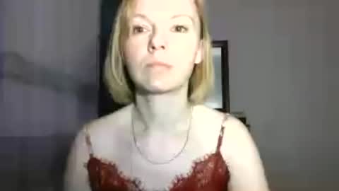 Snapshot of mollilove chatting on 12, 6, 2026 mollilove online show from 12, 6, 2026