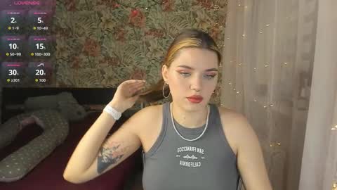 Snapshot of molly__miller chatting on 15, 1, 2026 Heyhey I am Molly PVT open Lets have fun online show from 15, 1, 2026