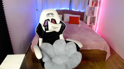 Molly Prvt is open online show from 22, 1, 2025