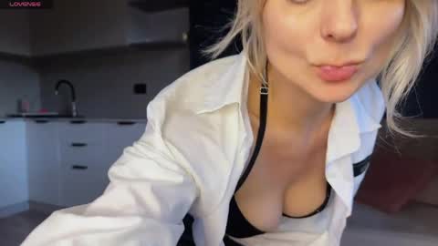 Molly online show from 11, 5, 2026