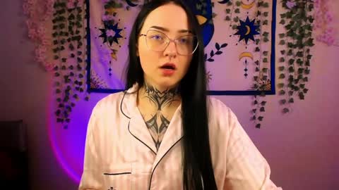 molly_kisss online show from 7, 5, 2026