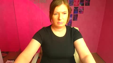 Snapshot of molly_mis chatting on 25, 4, 2026 Molly online show from 25, 4, 2026