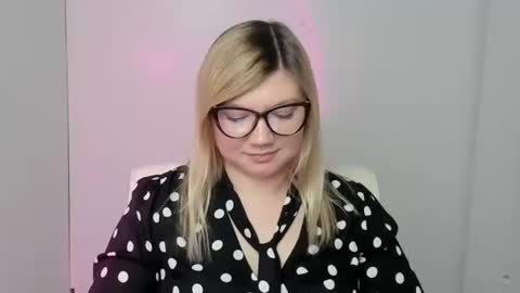 Molly online show from 10, 10, 2025