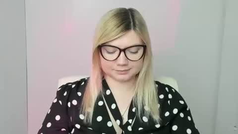 Molly online show from 27, 10, 2025