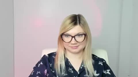 Molly online show from 6, 11, 2025