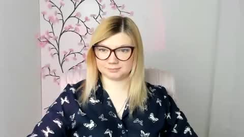 Snapshot of molly_moree chatting on 29, 4, 2026 Molly online show from 29, 4, 2026