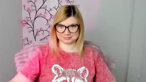 Snapshot of molly_moree chatting on 9, 5, 2026 Molly online show from 9, 5, 2026