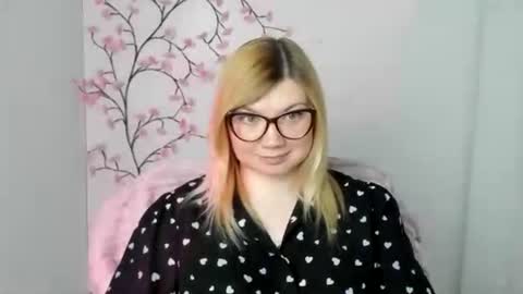 Snapshot of molly_moree chatting on 11, 5, 2026 Molly online show from 11, 5, 2026