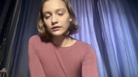 molly_poly online show from 13, 11, 2025