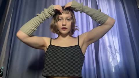 molly_poly online show from 17, 11, 2025