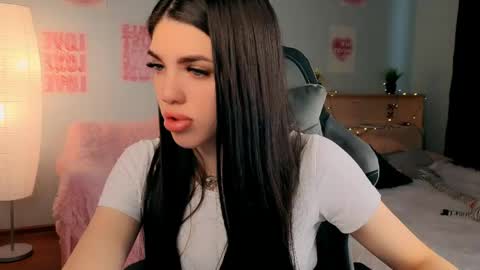 Molly online show from 11, 4, 2026