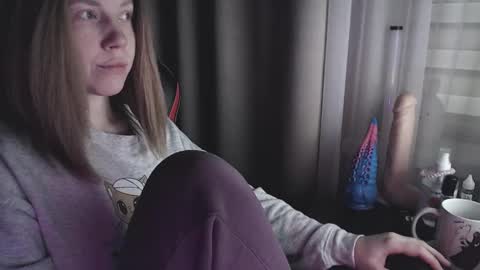 I have new photos come and see with love Molly online show from 6, 3, 2025