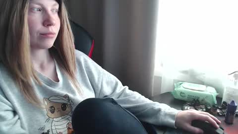 I have new photos come and see with love Molly online show from 27, 9, 2025