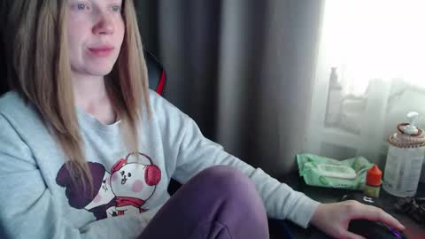 I have new photos come and see with love Molly online show from 5, 10, 2025