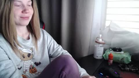 I have new photos come and see with love Molly online show from 11, 10, 2025