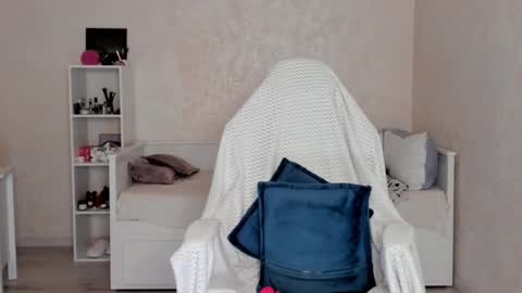 Molly online show from 15, 2, 2025