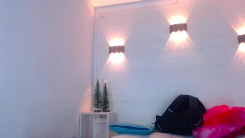 Molly Spears online show from 4, 1, 2025