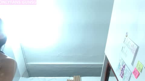  MOLLY  GUNSG online show from 15, 10, 2025