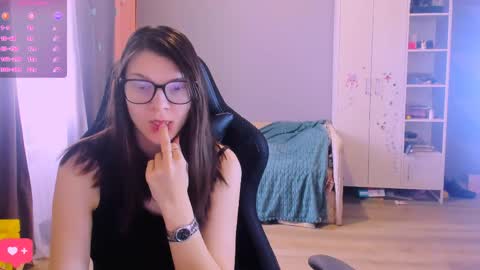  KIRA  online show from 23, 3, 2026