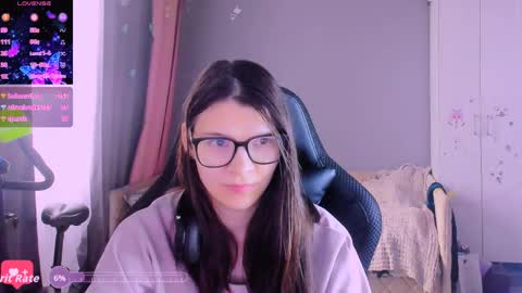  KIRA  online show from 8, 4, 2026