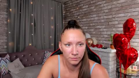 hi im Molly heregreat boobs big heart  warm pussy  online show from 27, 2, 2026