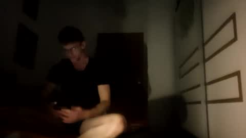 Snapshot of molnaratti14 chatting on 3, 3, 2025 Oszkr online show from 3, 3, 2025