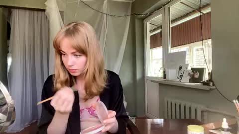 Snapshot of molyangel chatting on 15, 6, 2026 Oksana online show from 15, 6, 2026