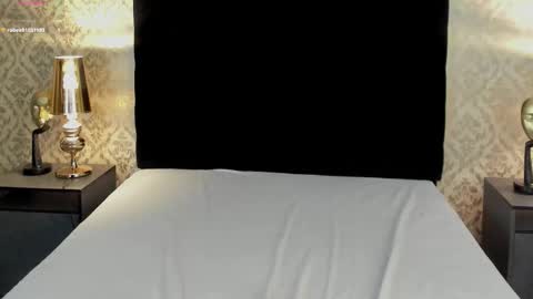 Snapshot of molyboston chatting on 4, 12, 2025 Moly Boston online show from 4, 12, 2025