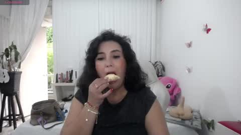 Snapshot of mom_17 chatting on 9, 7, 2026 Celeste online show from 9, 7, 2026
