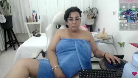 Snapshot of mom_17 chatting on 10, 7, 2026 Celeste online show from 10, 7, 2026