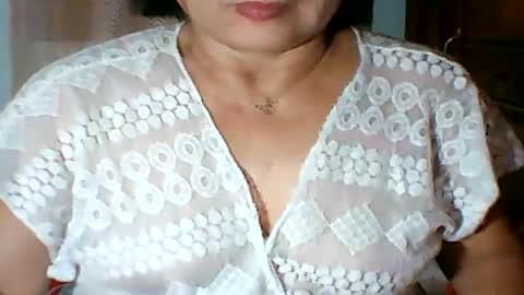 Snapshot of mombastic55 chatting on 15, 5, 2026 mombastic55 online show from 15, 5, 2026