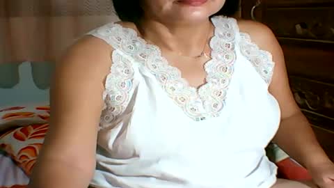 Snapshot of mombastic55 chatting on 22, 5, 2026 mombastic55 online show from 22, 5, 2026