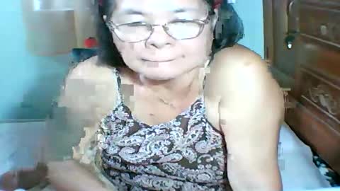 Snapshot of mombastic55 chatting on 30, 5, 2026 mombastic55 online show from 30, 5, 2026