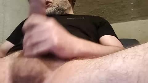 Snapshot of momcrush_v chatting on 8, 3, 2025 momcrush_v online show from 8, 3, 2025