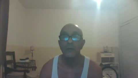 Snapshot of moment71200 chatting on 1, 1, 2025 moment71200 online show from 1, 1, 2025