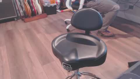 momer85 online show from 30, 12, 2024