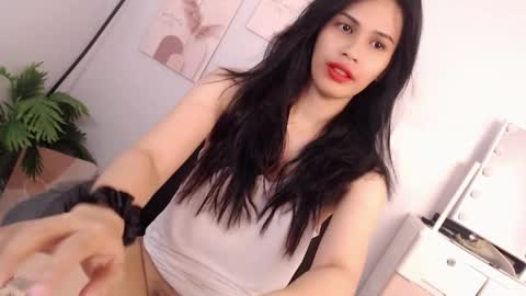 MOMIKHEM online show from 19, 4, 2026