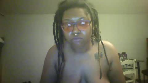 Snapshot of mommiemilkers2000 chatting on 15, 7, 2026 mommiemilkers2000 online show from 15, 7, 2026