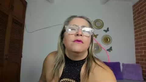 Snapshot of mommy_boobs_ chatting on 12, 1, 2025 Maja online show from 12, 1, 2025