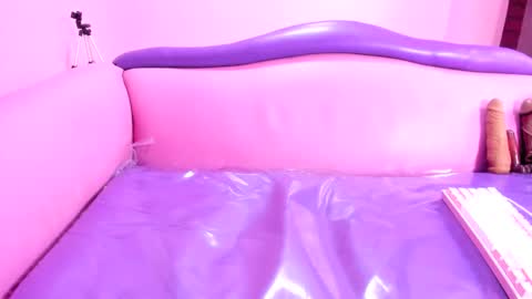 Snapshot of mommy_dirty_squirt chatting on 18, 2, 2025 carolina online show from 18, 2, 2025